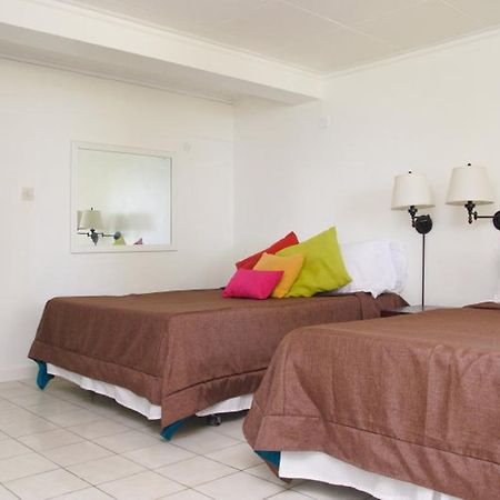 Castle Comfort Lodge Roseau Zimmer foto