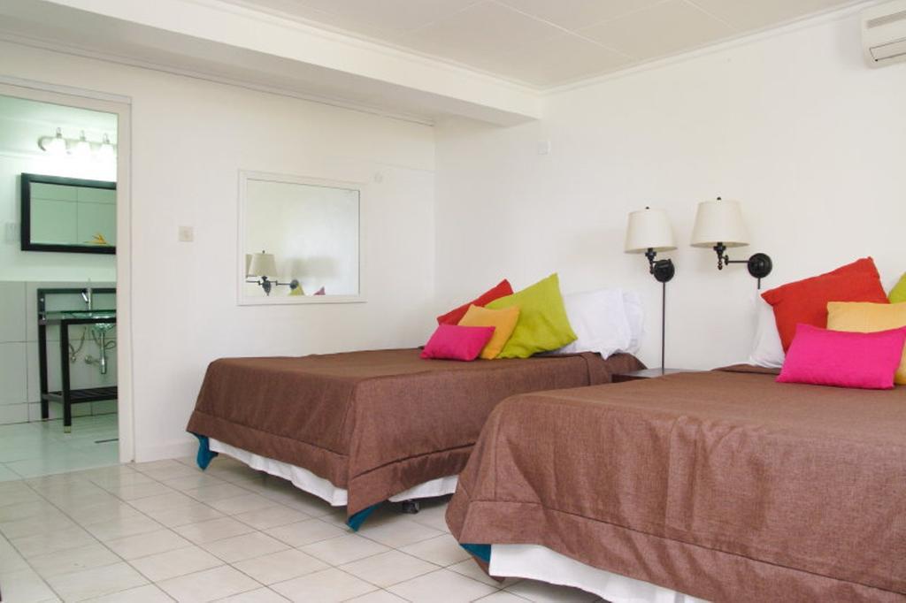 Castle Comfort Lodge Roseau Zimmer foto